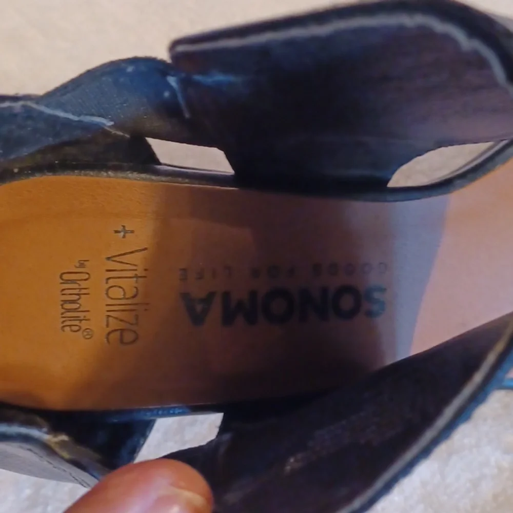 Sonoma +Vitalize by Ortholite sandles women's size 9